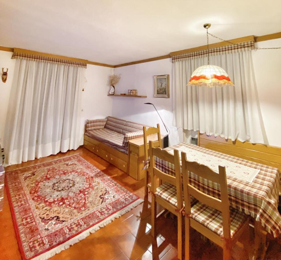 דירות ספיאצו Trilocale Accogliente Con Camino A Pochi Minuti Da Madonna Di Campiglio מראה חיצוני תמונה